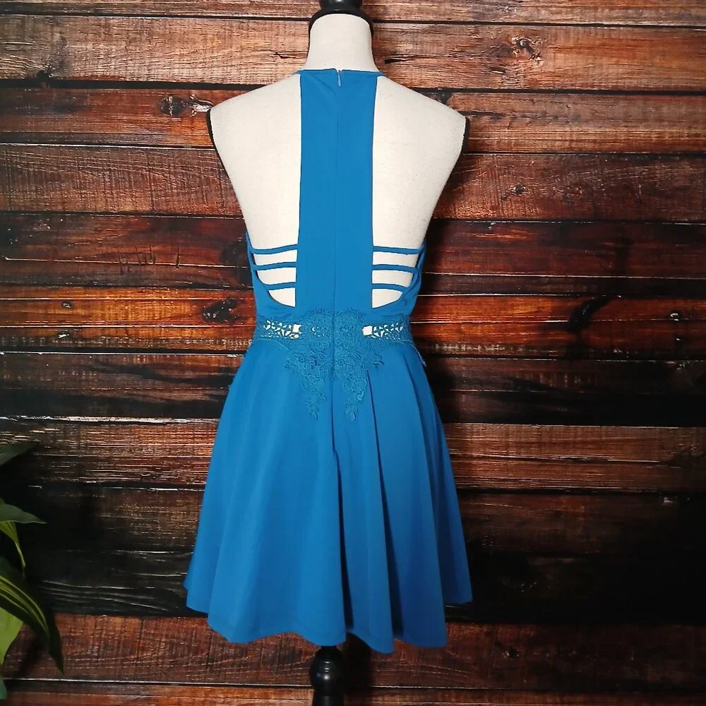 NWT Listicle Mini Dress Size S Blue Skater Lace Applique Open Shoulder Nylon - Picture 3 of 12